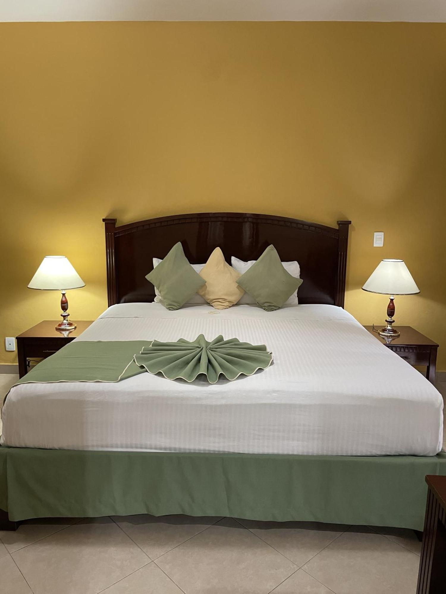 Hotel Centenario Iguala エクステリア 写真