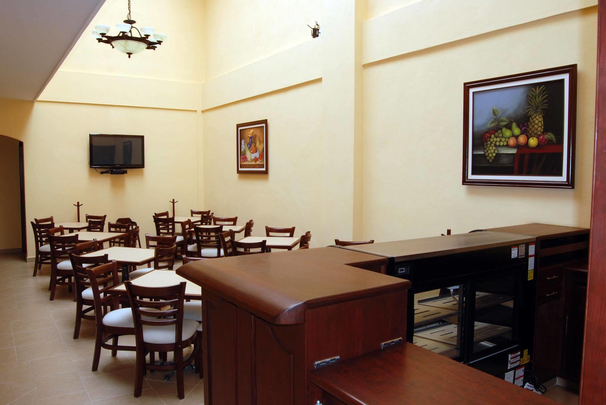 Hotel Centenario Iguala エクステリア 写真